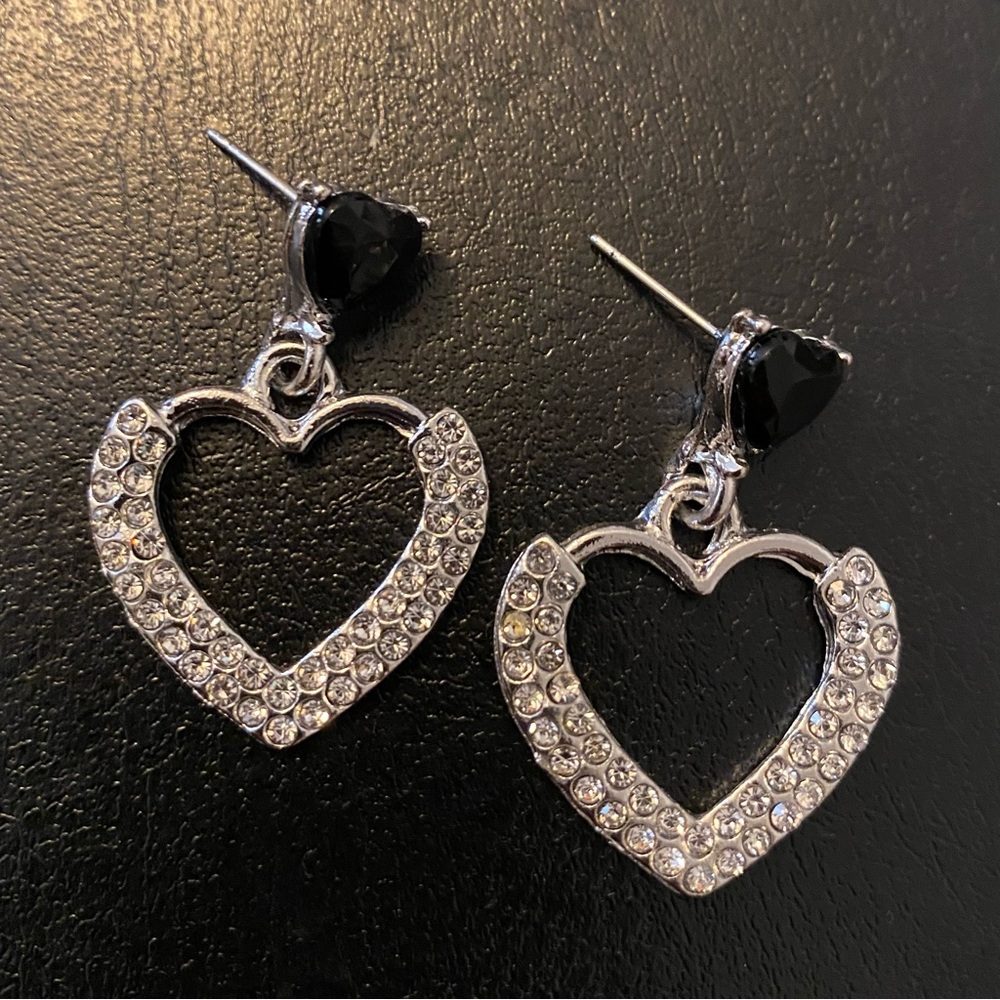 💗 Silver Crystal Black Heart Earrings NEW